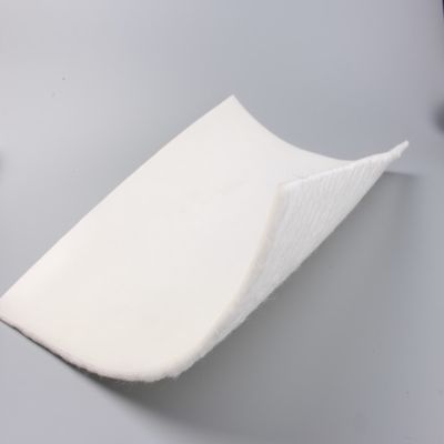 0Su geçirmez ve dayanıklı uygulamalar için.2-3 mm kalınlığında HDPE bileşik geomembran