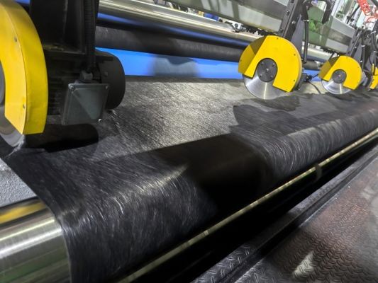 Siyah Uzun Elyaf Jeotekstil Bina Yapıları için Yüksek Çekim Gücü ve Delikleme Direnci