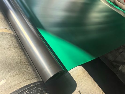 Siyah ve Yeşil Çift Renkli HDPE Düz Geomembran Çeşitli Su geçirmez Projeler için Uygun
