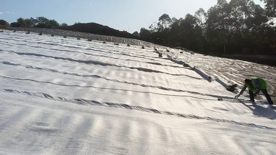 Herhangi bir ortamda yaşlanmaya karşı ve kalıcı koruma için UV Dirençli HDPE Yumuşak Geomembran