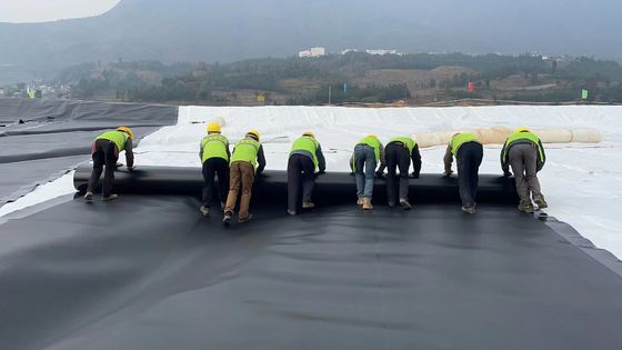 Atıklar Barajı ve Çöplük Koruması HDPE Mükemmel Kimyasal Direnciyle Yumuşak Geomembran