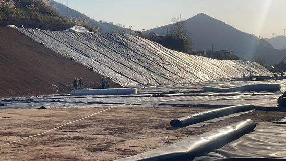 Çöplük Suyu Arıtma Madenciliği ve Daha Uzun Hizmet Süresi için Özel HDPE Yumuşak Geomembran