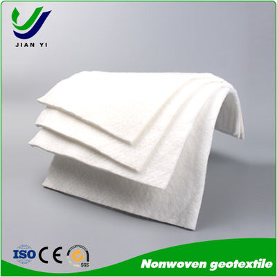 PET Poliester Çipler Çukurlar ve Çöplükler için dokunulmamış jeotekstil Genişliği 1m-6.6m Kırılma Gücü KN/m ≥ LD/TD 4.5-40