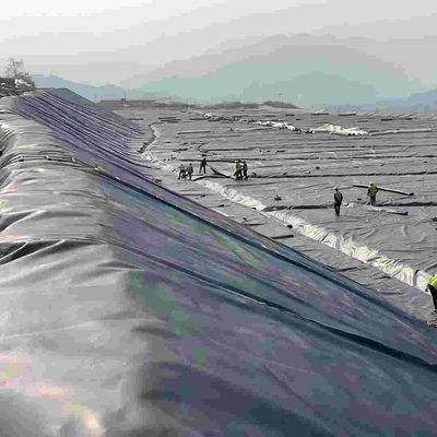 Çevre Projesi HDPE Yumuşak Geomembran Asit ve Alkaliye Dirençli 700% Kırıkta Uzunluğu 0.3mm 3.0mm Kalınlığı