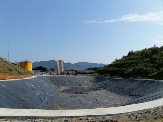 Tailings Management Solution HDPE Mükemmel Kimyasal Direnci ve Yüksek Sıcaklığa Direnciyle Yumuşak Geomembran