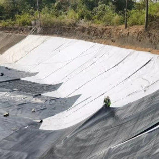 Ayrım Fonksiyonu Dokunulmamış Uzun Filamentli Jeotekstil Mining Çöplükleri Uygulamaları için Genişliği 1m-6m